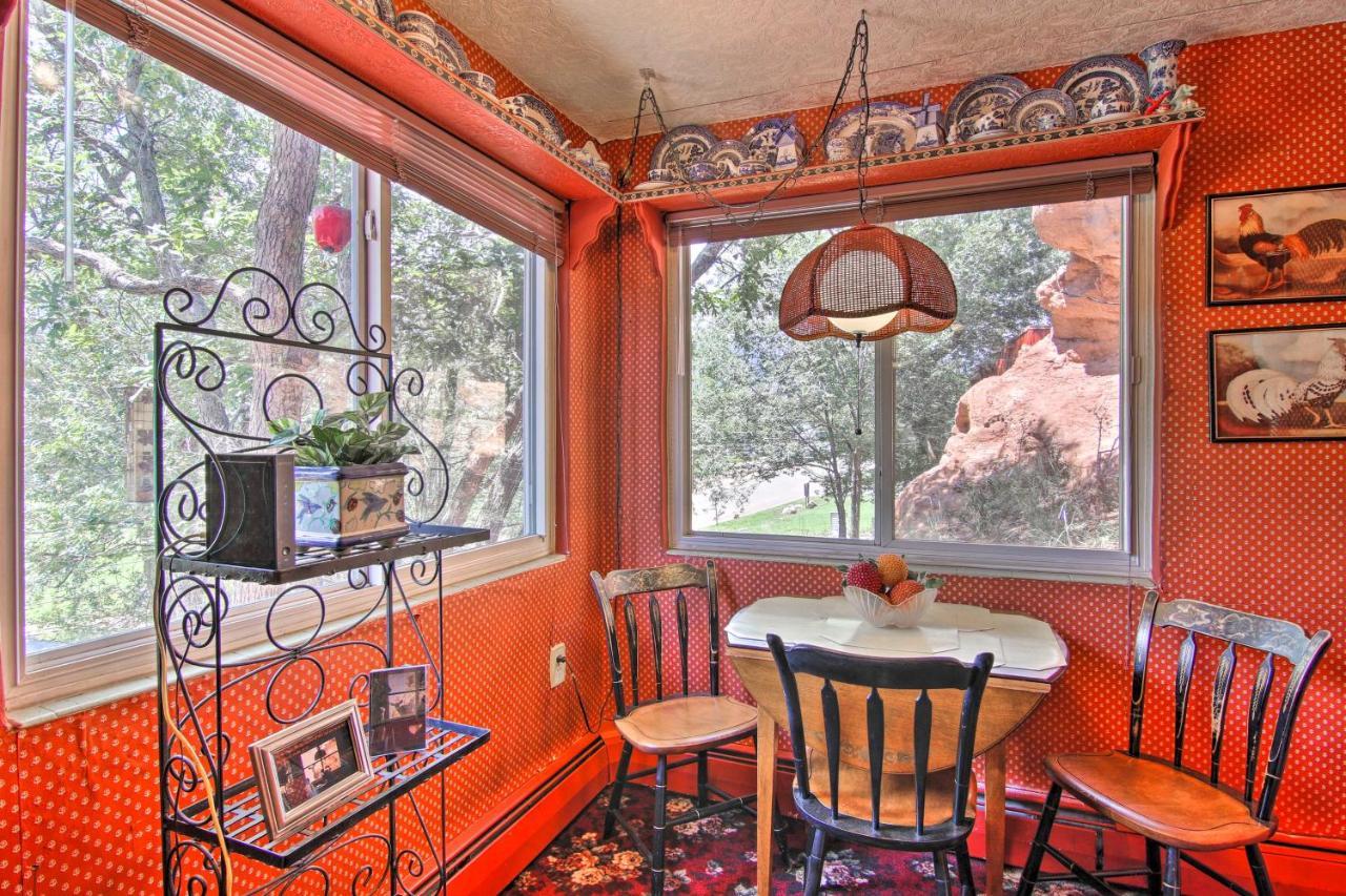Colorful Bungalow By Pikes Peakandgarden Of The Gods Manitou Springs Exterior foto